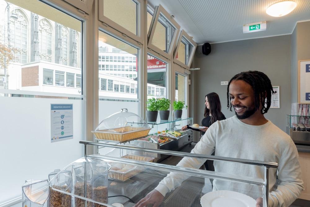 Hotel A&O Koeln Dom Zewnętrze zdjęcie